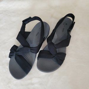 Clarks ladies Cloudstepper Sandals, Black/Gray, Size 10